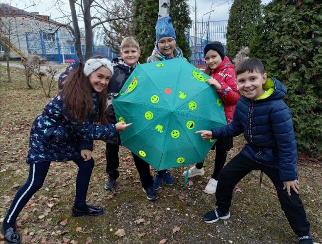Ставропольские дошкольники организовали световозвращающую фотосессию на практических занятиях по ПДД