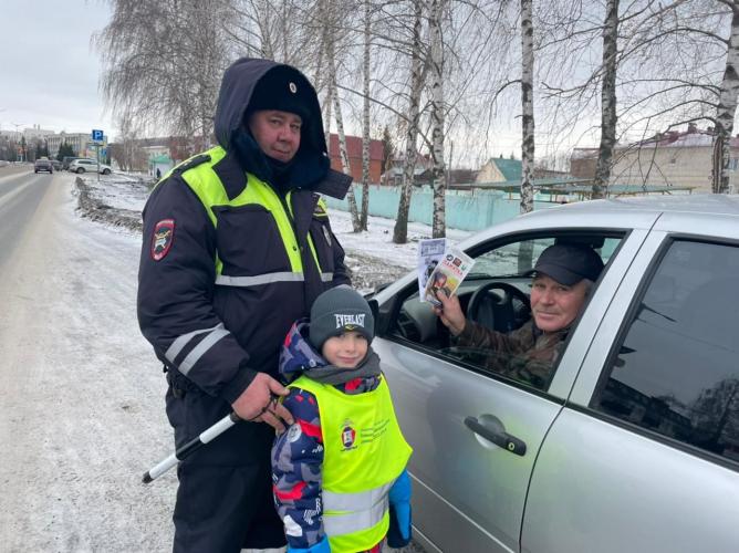 Нурлатские дошколята призывают водителей соблюдать ПДД