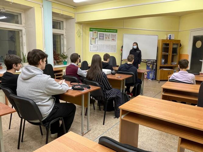 Сотрудники Александровской Госавтоинспекции провели встречу со старшеклассниками