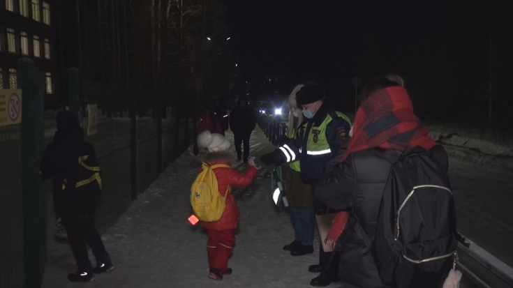 В Мончегорске провели акцию «Пешеход, будь заметен!»