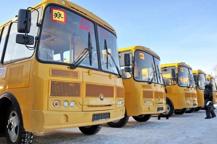 Мончегорские инспекторы проверили готовность автобусов к перевозке детей на губернаторские елки