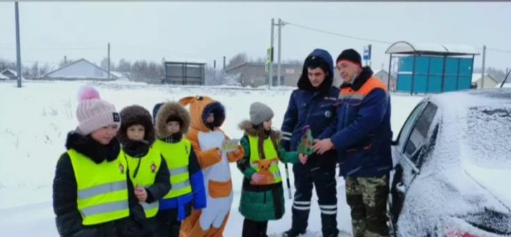 Елочные украшения с изображением дорожных знаков в подарок