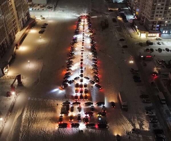 Брянские автолюбители провели предновогодний флешмоб