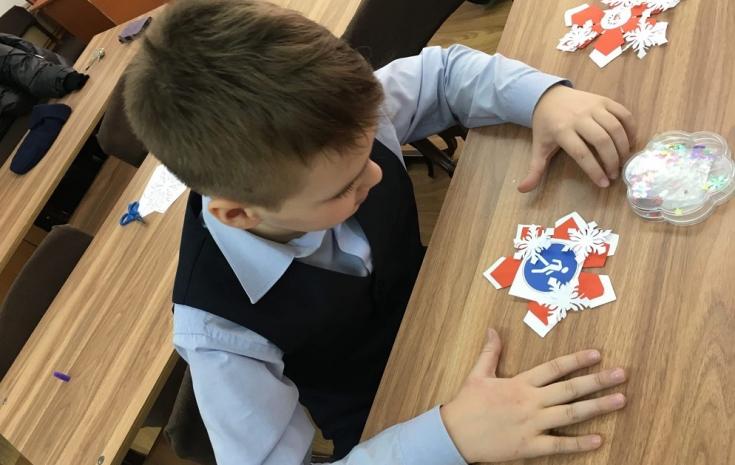 Юные зауральцы принимают участие в праздничном челлендже «#ПДДелка»