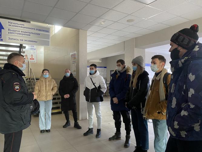 «Студенческий десант» с экскурсией в Самарском подразделении ГИБДД