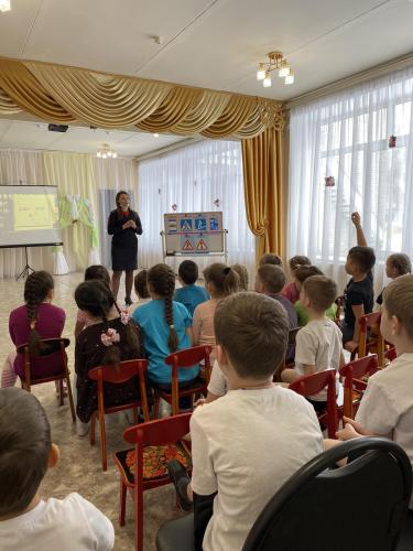 Сотрудники Госавтоинспекции провели урок безопасности в детском саду № 68