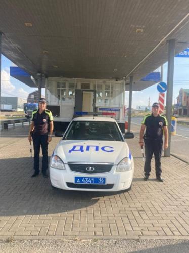 Добрый Татарстан: автоинспекторы довезли до врачей девочку, у которой в пути стало плохо с сердцем