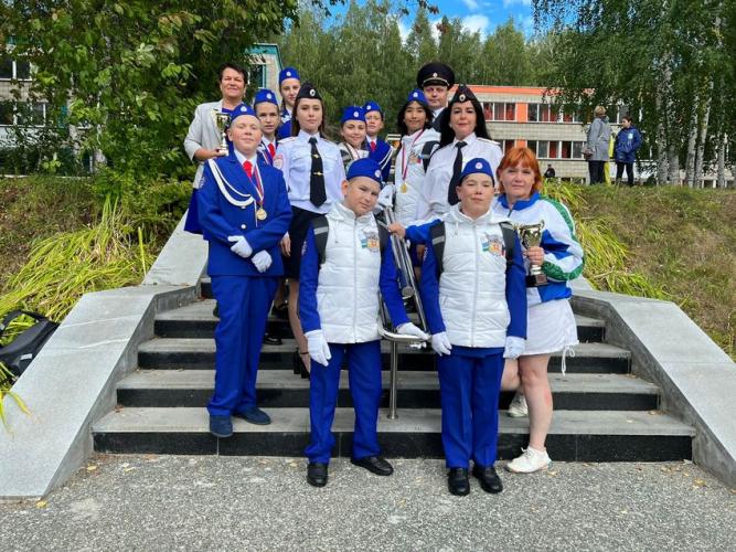 Каменские юные инспекторы дорожного движения вернулись с победой с областных соревнований