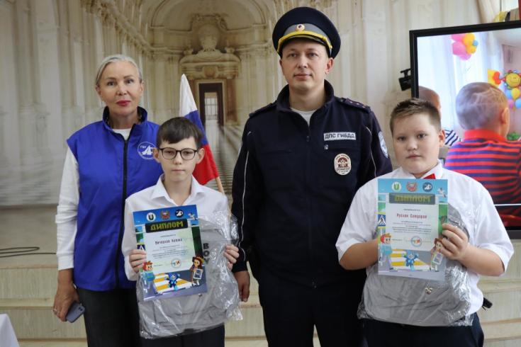 А нам подарки вручил главный автоинспектор Нурлата