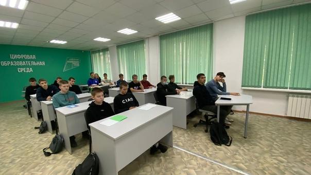 В Томске студенты присоединились к Всероссийской неделе безопасности дорожного движения
