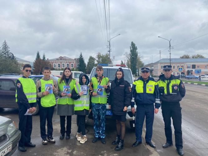 Сотрудники Госавтоинспекции призвали родителей-водителей к безопасной перевозке детей