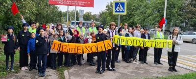 Активисты Ессентуков с помощью живой инсталляции призвали жителей и гостей курорта уважать права пешеходов