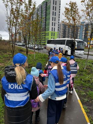 Урок дорожной безопасности в школьном автобусе.