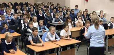 Тематический челлендж «Каждый ребенок должен знать ПДД» объединил новгородцев в обучении детей основам дорожной безопасности