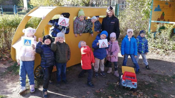 В Иванове инспекторы ГИБДД провели уроки безопасности с дошкольниками