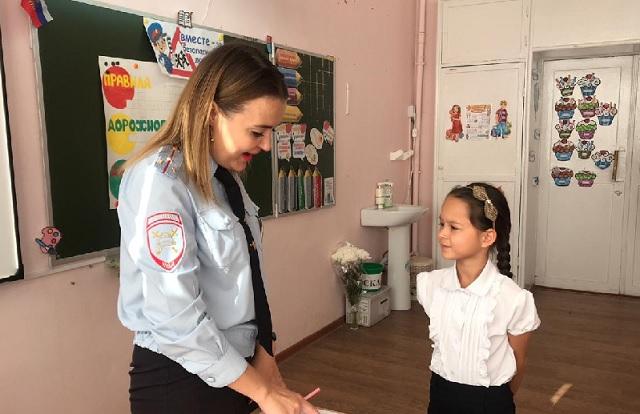 Школьники Кубани повторяют Правила дорожного движения