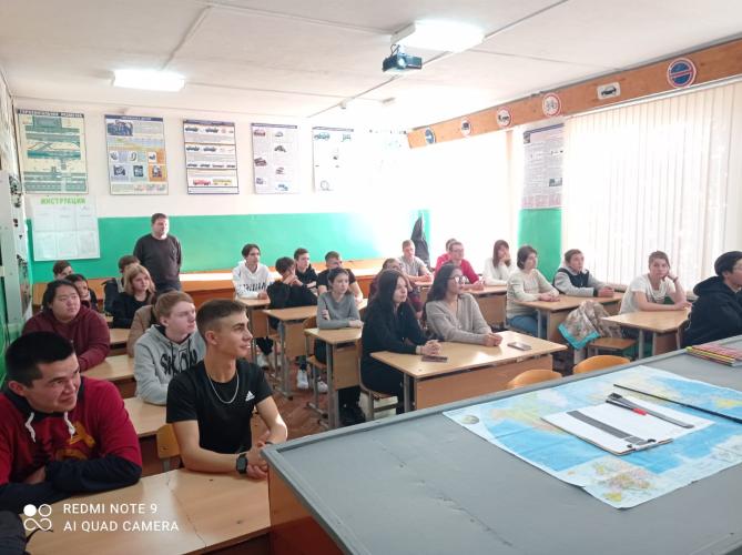Сотрудники Госавтоинспекции провели беседу с начинающими водителями
