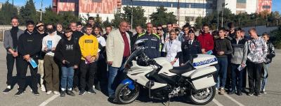 В Севастополе проходят обучающие тренинги для студентов колледжей по безопасному управлению мототранспортом