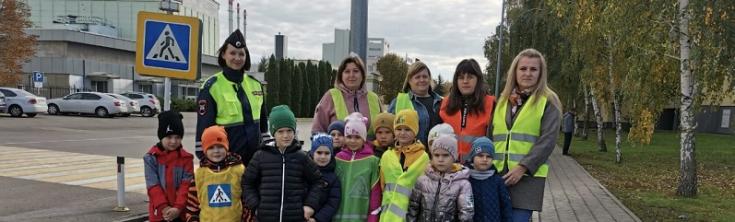 В Белгородской области пешеходные экскурсии помогли дошкольникам адаптироваться к реальным условиям движения