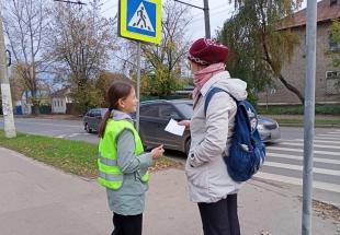 Юные инспекторы дорожного движения вышли на переходы