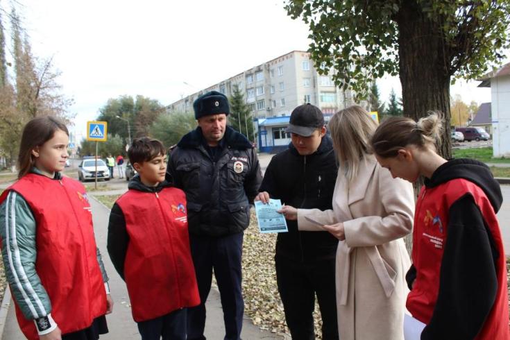 Автоинспекторы и общественники организовали акцию «Движение с уважением»