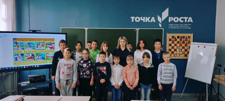 Дорожные полицейские города Ртищево рассказали детям о правилах безопасного поведения в автомобиле