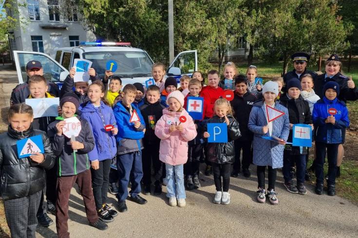 Юные участники дорожного движения в Ленинском районе обратились к водителям