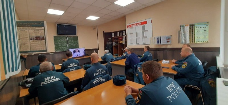 Автоинспекторы провели беседу в пожарно-спасательной части