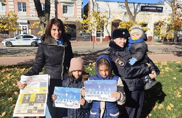 Госавтоинспекторы Кубани призывают пешеходов использовать световозвращающие элементы