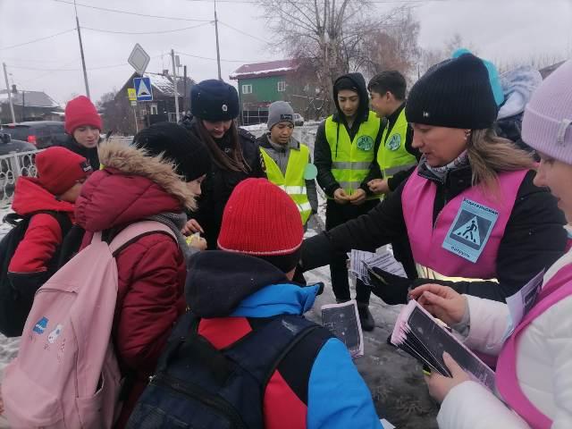 В Свердловской области Госавтоинспекция и общественность объединили усилия, чтобы напомнить уральцам о соблюдении ПДД