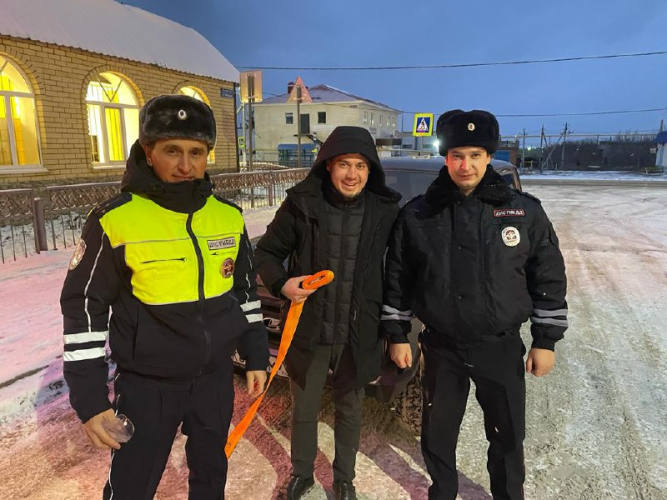 В Заинском районе автоинспекторы помогли водителю устранить неисправность автомобиля