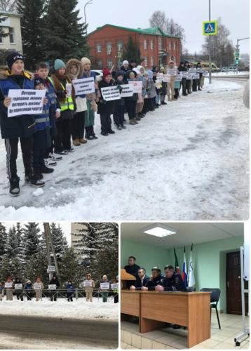 В Дрожжаное вспоминают всех погибших в ДТП.