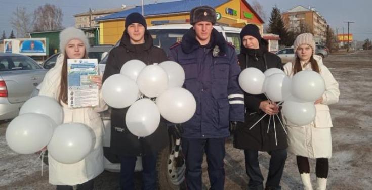 Сотрудники ГИБДД Уярского района провели акцию «Дорога ошибок не прощает»