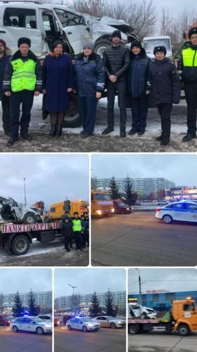 Эвакуатор с искорёженным в ДТП автомобилем во Всемирный день памяти жертв ДТП