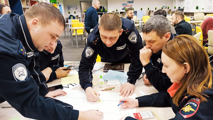В Нижнекамске прошла интеллектуальная игра по ПДД «Внимание – дорога»⠀