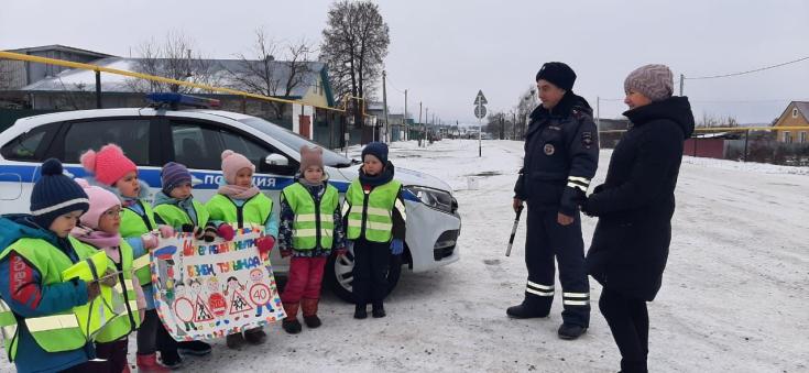 Шофер абый онытма безнен турында!