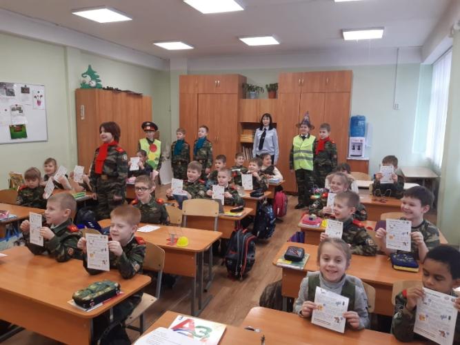 Сотрудники пензенской Госавтоинспекции посвятили первоклассников в пешеходы