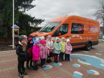 В Белгородской области специалисты мобильной «Лаборатории безопасности» с программой тематических занятий по ПДД выехали в сельские территории