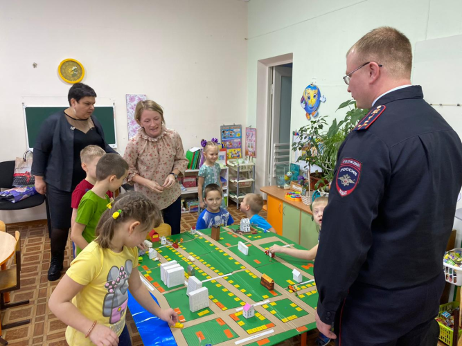 Профилактические беседы в детских садах города Киренска продолжаются