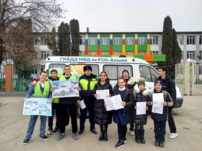 Агитационный автобус курсировал по дорогам Правобережного района