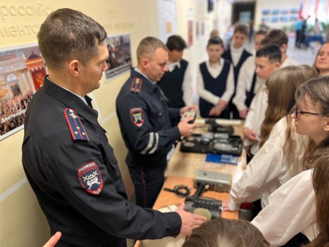 Сотрудники Госавтоинспекции провели уроки дорожной грамотности для школьников