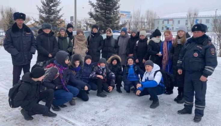В Ужуре сотрудники ГИБДД провели экскурсию для школьников