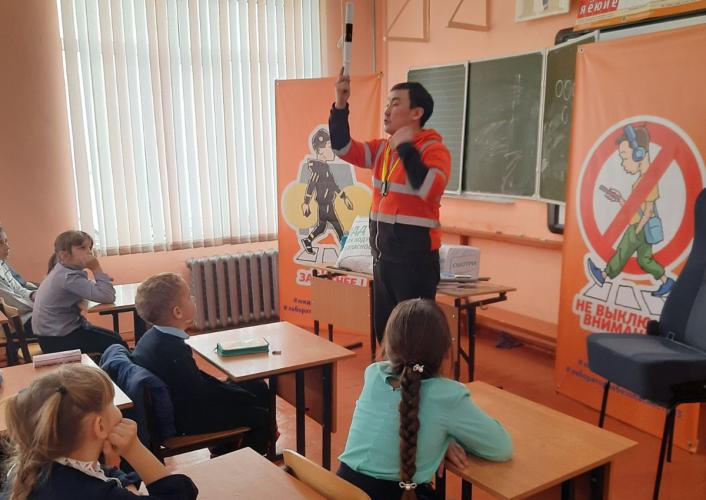 Педагоги мобильного комплекса «Лаборатория безопасности» провели урок БДД для школьников Прибайкальского района