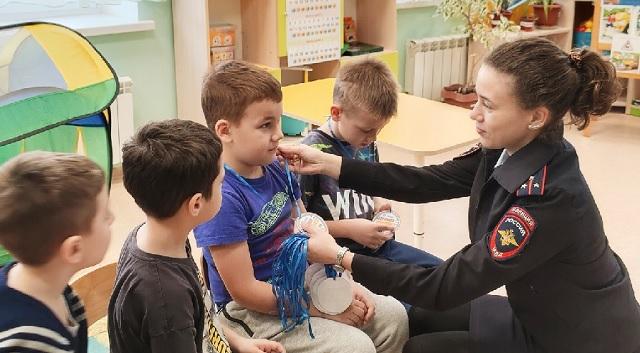 Акцию «Азбука юного пешехода» провели госавтоинспекторы в кубанских детских садах