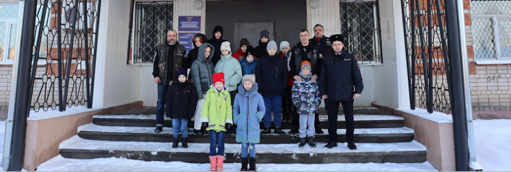 В Иванове сотрудники Госавтоинспекции региона провели экскурсию для воспитанников детского дома «Радуга»