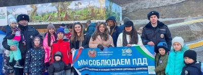 В Кабардино-Балкарии на открытии всесезонной тюбинговой трассы несколько сотен туристов повторили ПДД