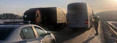 Автоинспекторы Екатеринбурга помогли группе школьников, ехавших на экскурсию