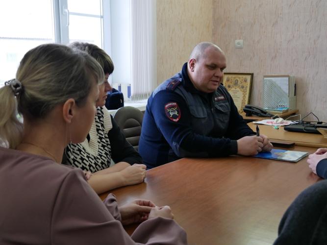 В Перевозе начальник районной Госавтоинспекции встретился с редакторами и корреспондентами местных СМИ