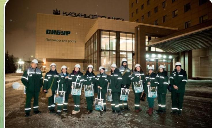 Казанцам подарили световозвращающие шопперы для безопасности на дорогах в темное время суток