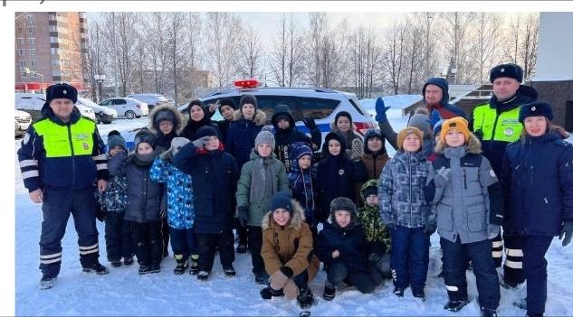 Автоинспекторы Татарстана провели познавательное занятие по правилам безопасного поведения на дороге